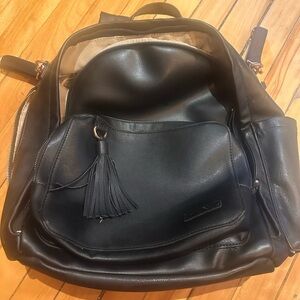 🖤 Skip Hop Greenwich Simply Chic Diaper Backpack – Black Vegan Leather